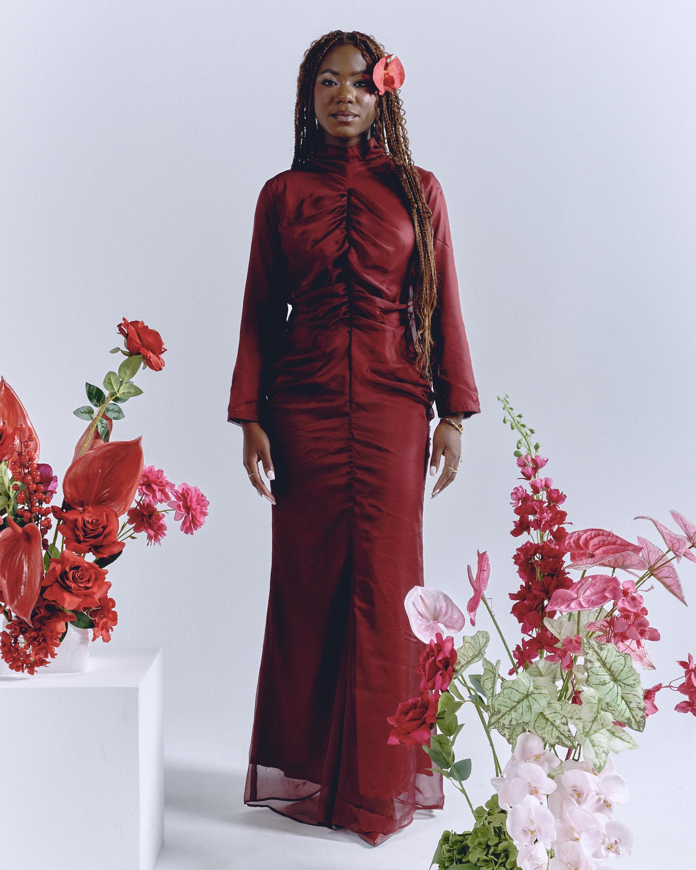 Elegant Gathering Front Dress, Sleek Silhouette - image 3
