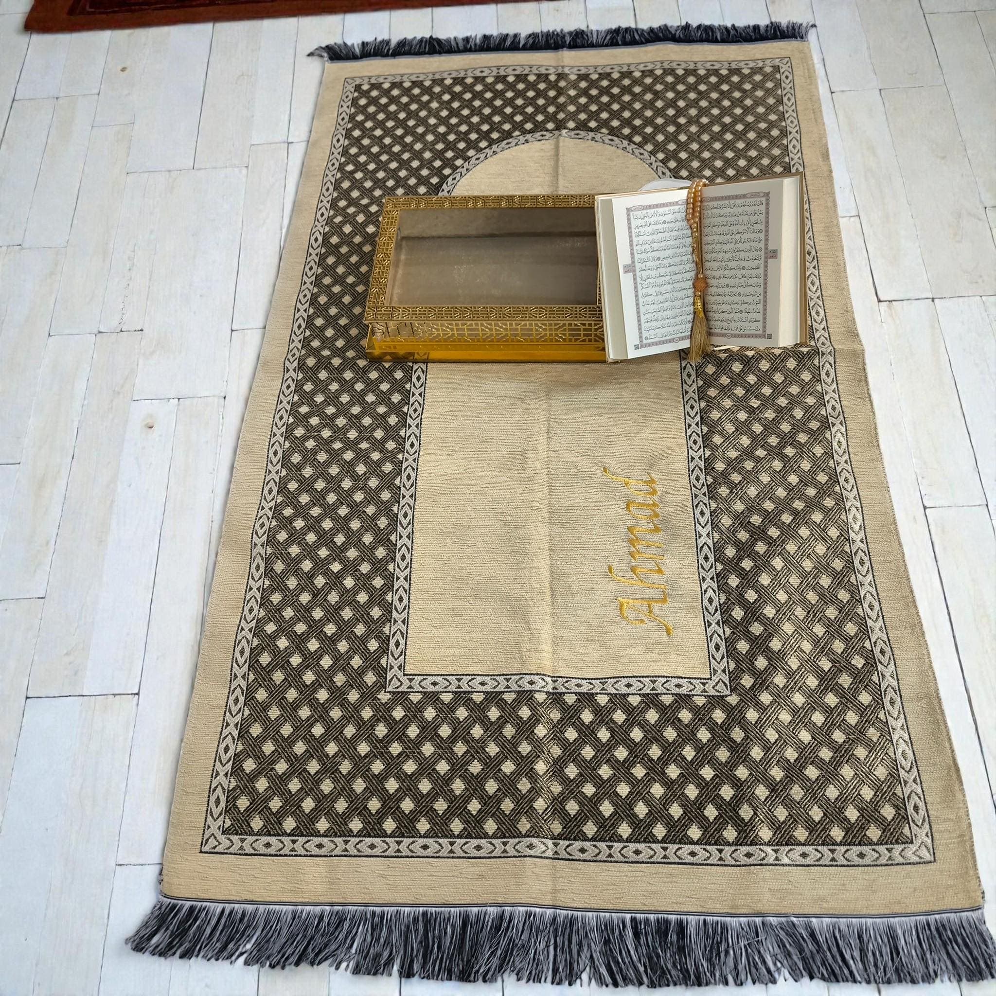 Personalized Islamic Prayer Mat Gift Set | Custom Quran, Tasbih,Gold color - image 3
