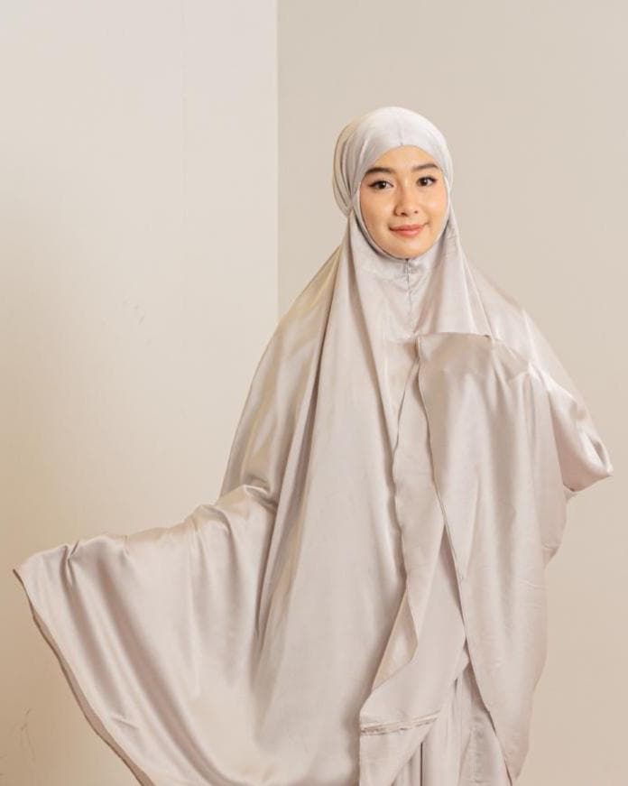Elegant Matte Silk Prayer Set, 2in1 Prayerwear for Muslim Woman