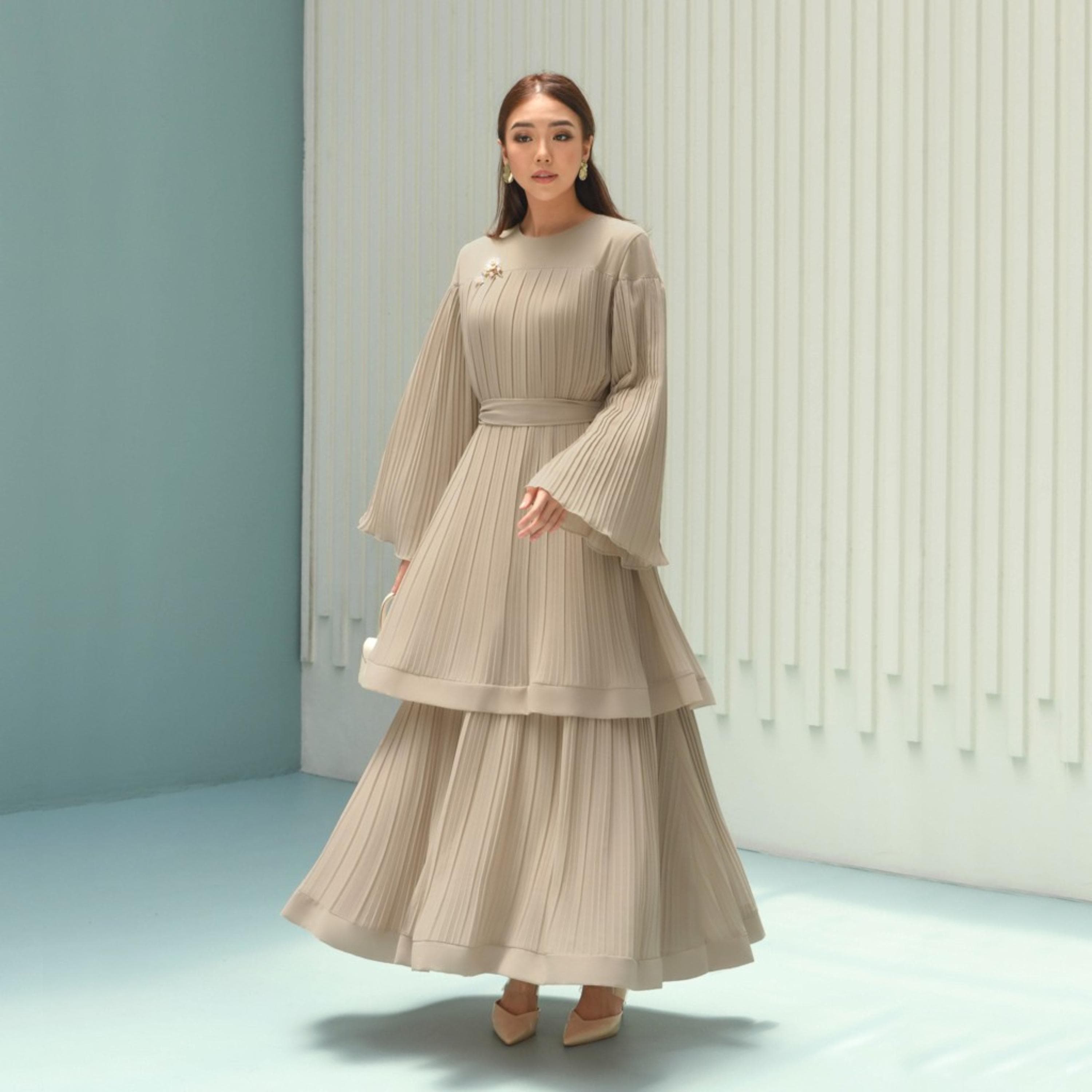 Pleated Ceruty Maxi Dress, Elegant Modest Eid Outfit, Flowing Evening Gown - image 3