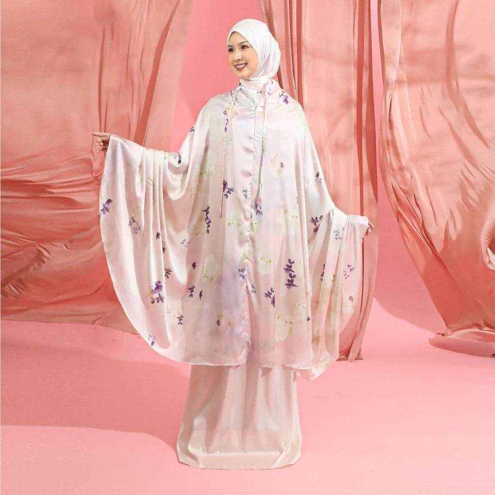Floral Patern Silk Prayer Set, Islamic Woman prayer wear, Mukena Handmade Indonesia