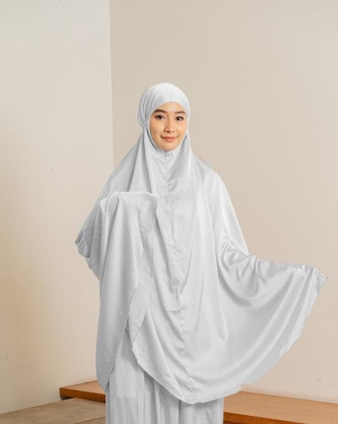 Elegant Matte Silk Prayer Set, 2in1 Prayerwear for Muslim Woman - image 5