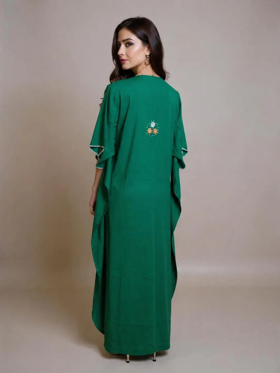 Gandoura verte brodée – Élégance orientale et raffinement - image 5