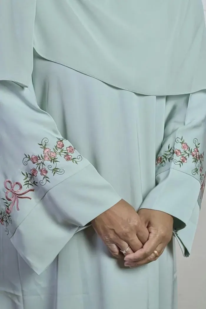 Naaema Closed Embroidered Abaya