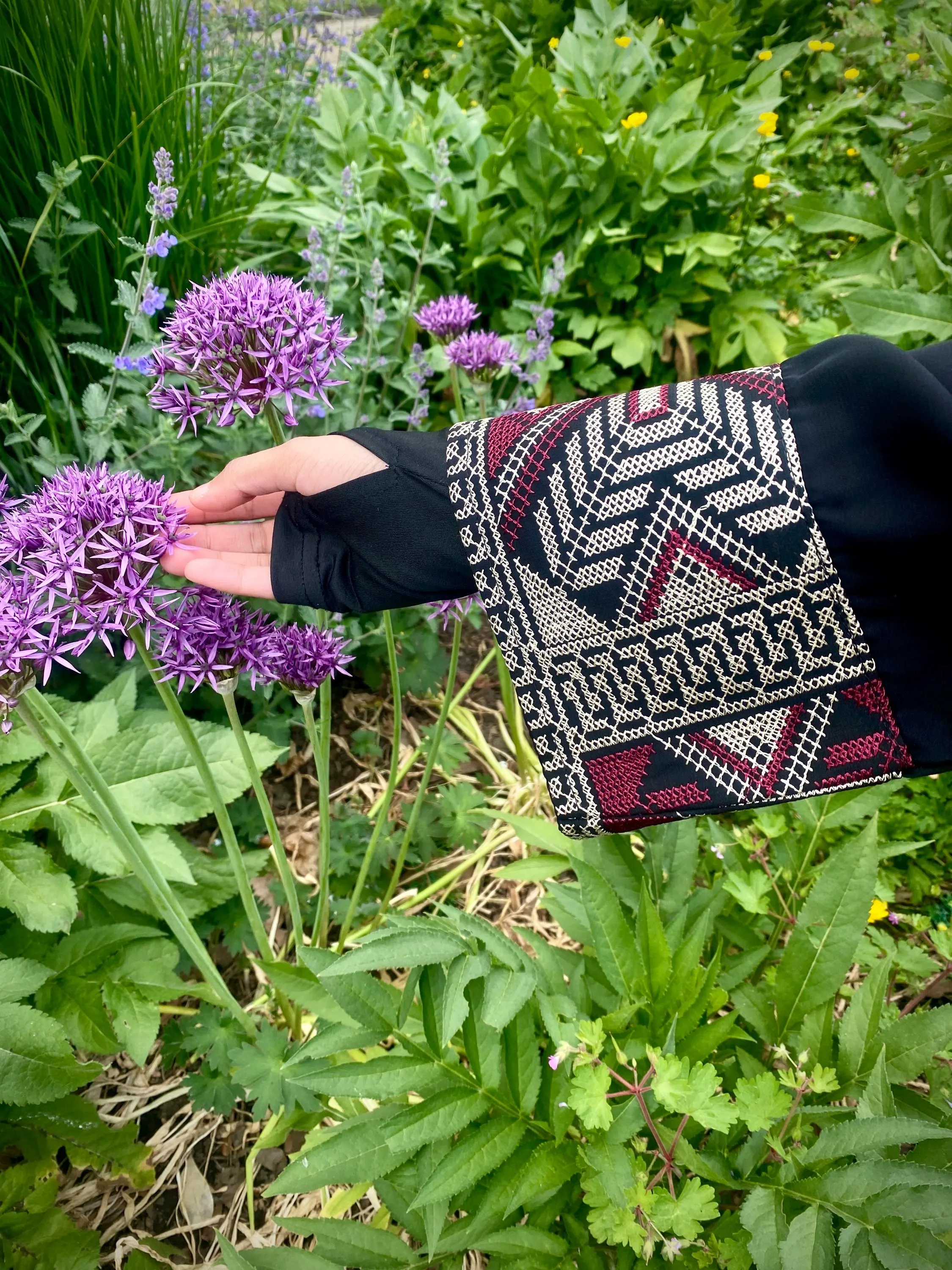 Maroon Palestinian Abaya - image 3