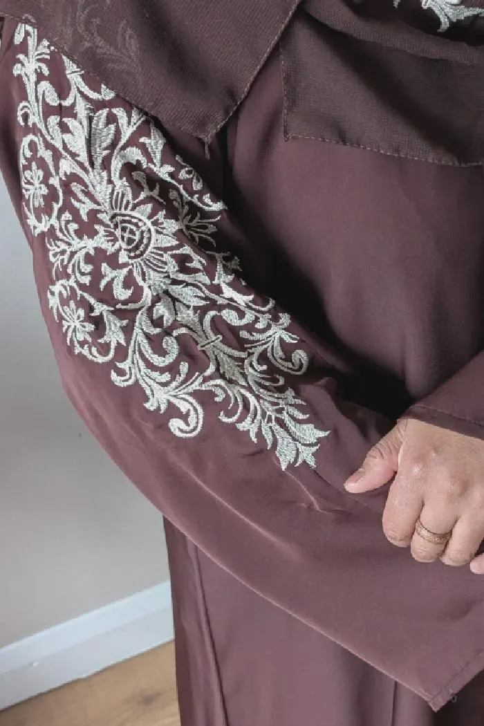 Noor Embroidered Abaya - image 3