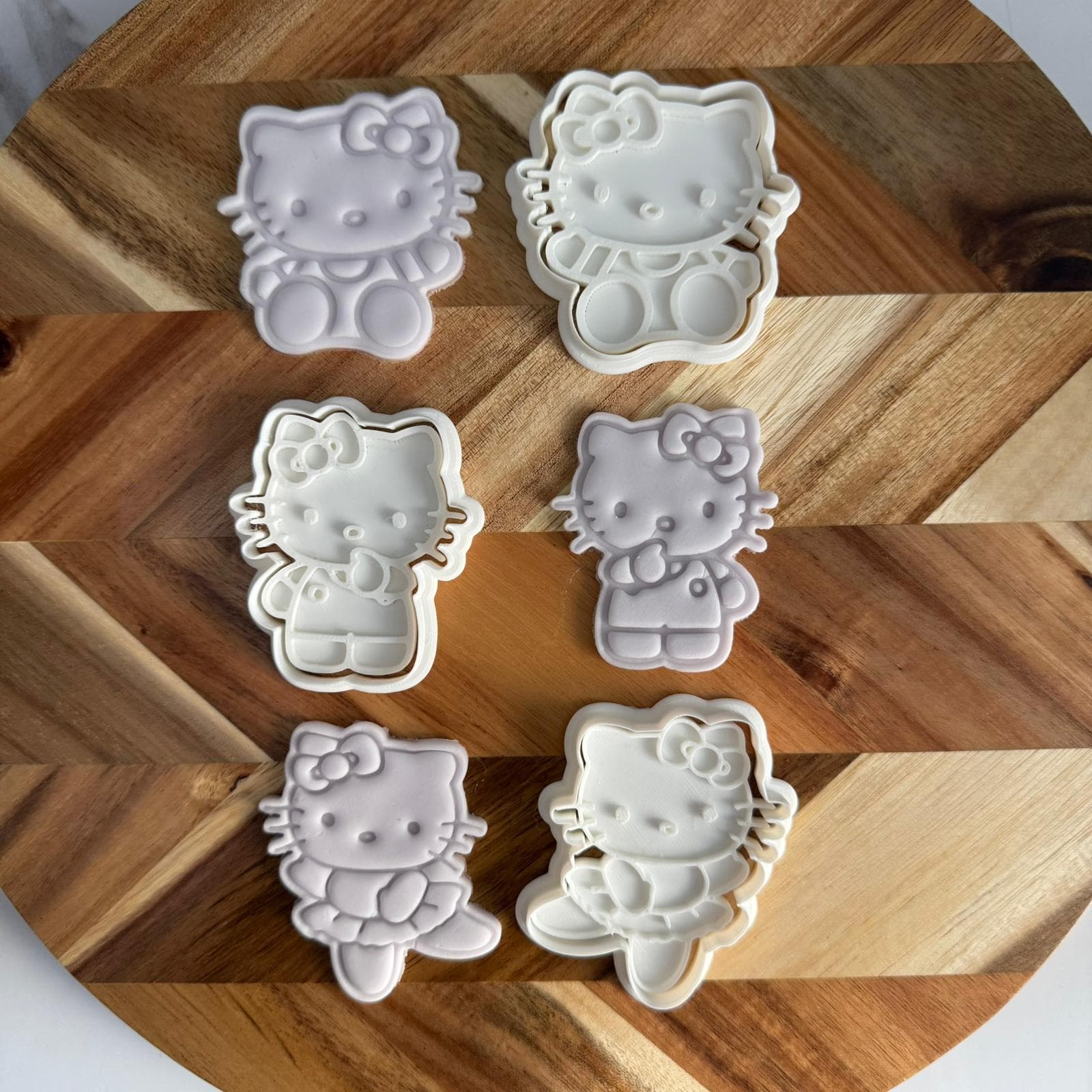 Hello Kitty Cookie Cutter and Fondant Embosser Set, Sanrio Kawaii Biscuit Stamp, Birthday Cake Decorating Tool