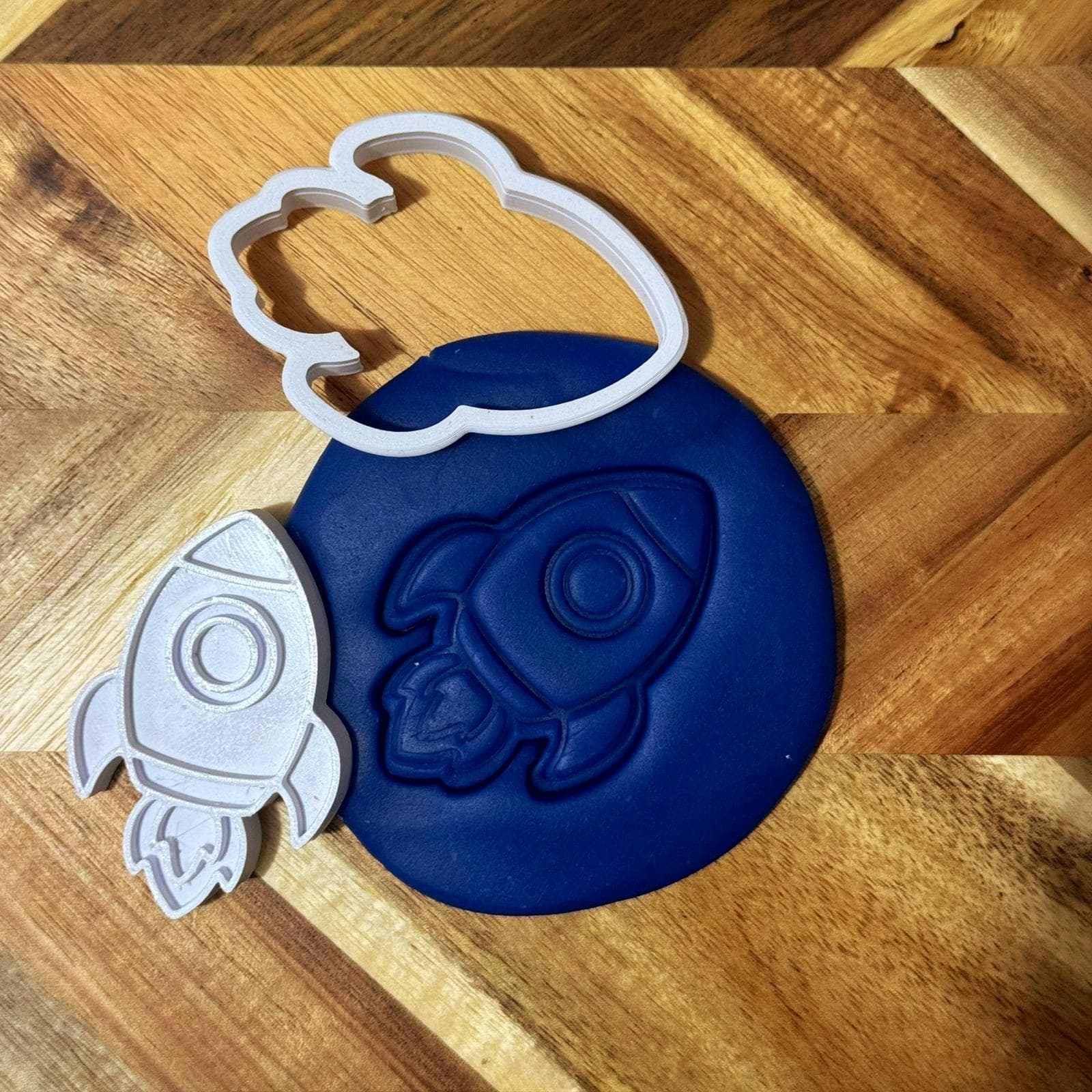 Space Cookie Cutters Set – Rocket, Astronaut & UFO, Galaxy Party Baking - image 3