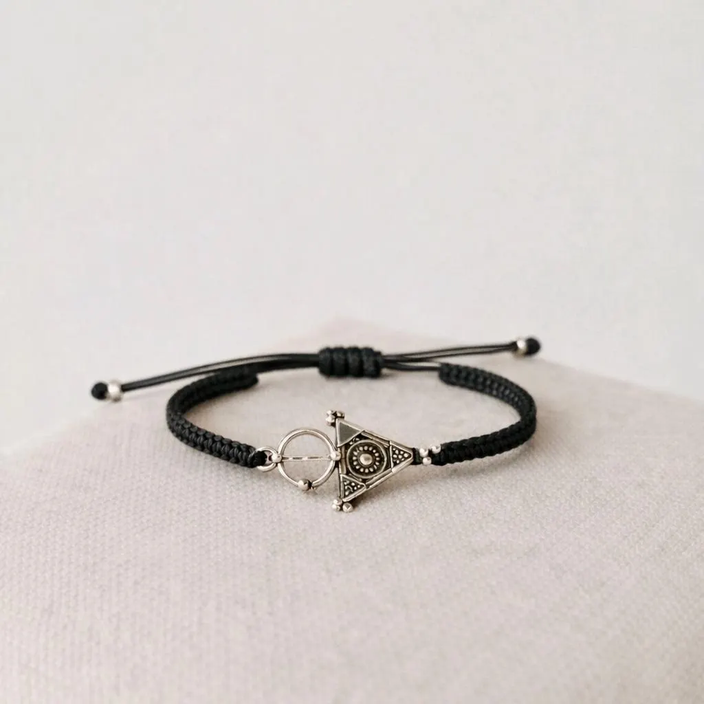 Black Adjustable Berber Bracelet for Men & Women – Handmade Amazigh Symbol Jewelry, Minimal Ethnic Bracelet  - BerbereGlow™