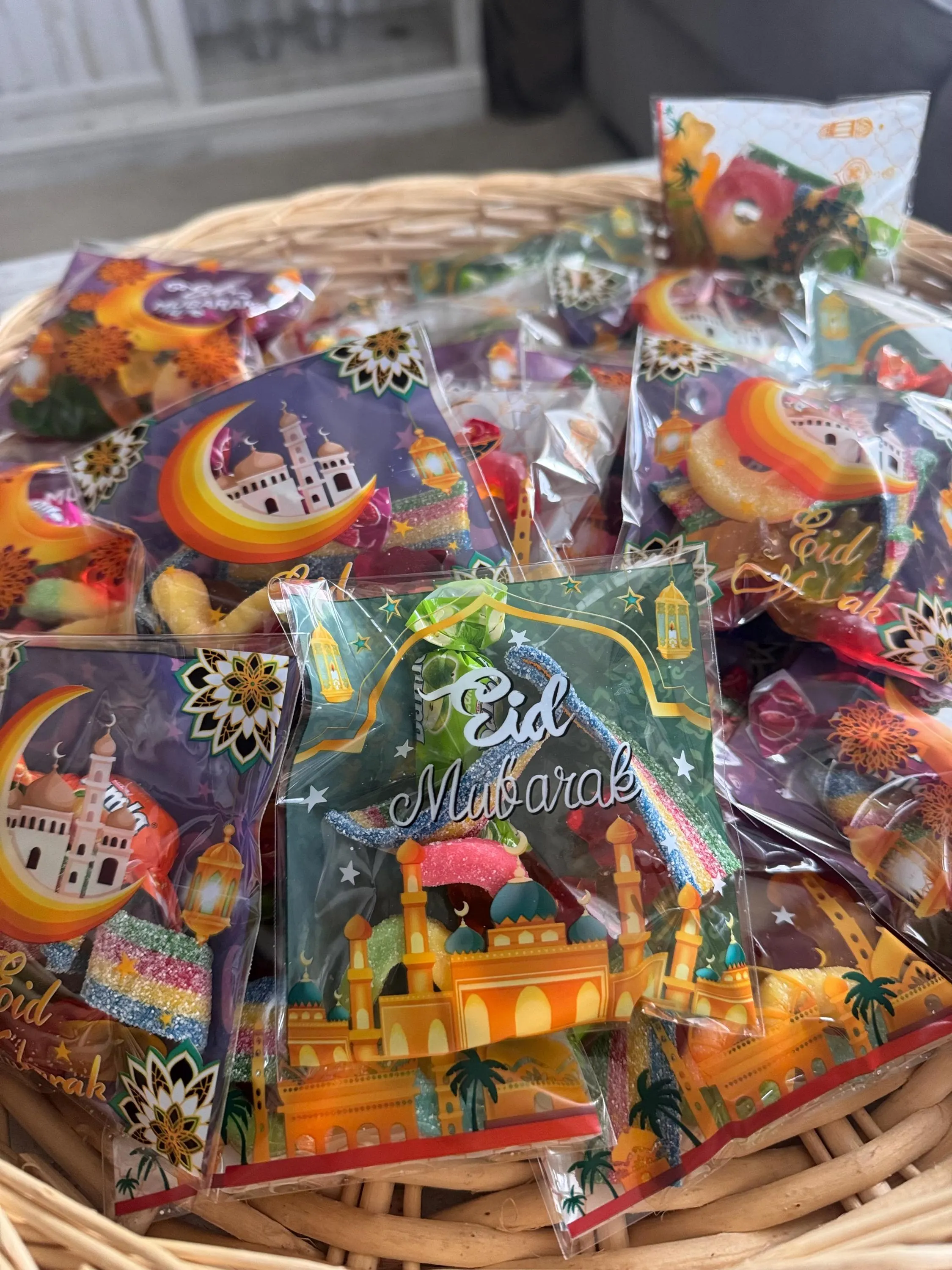 Sprinkle Eid Joy: Halal Gummy Favor Bags & Boxes
