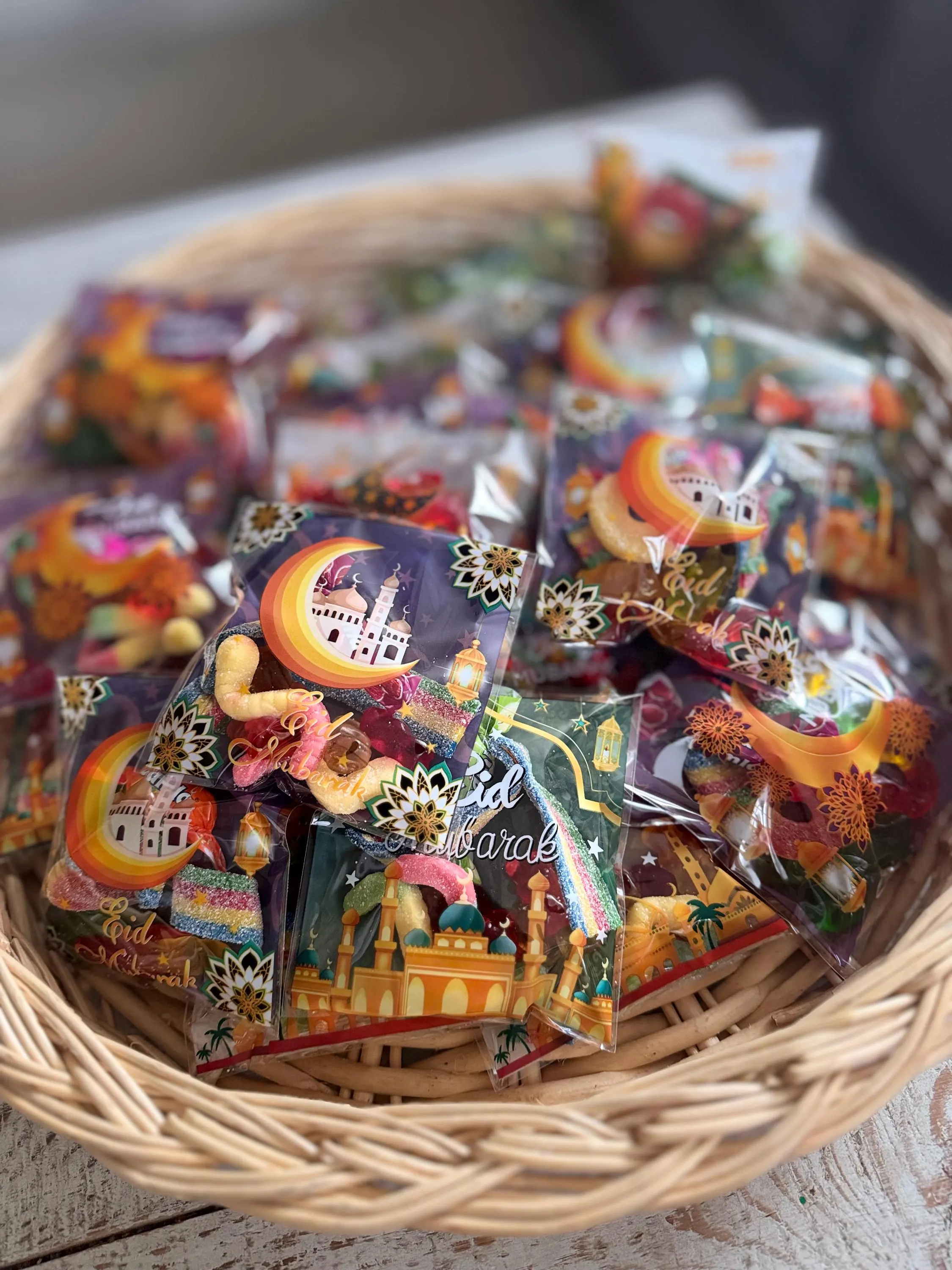 Sprinkle Eid Joy: Halal Gummy Favor Bags & Boxes - image 4