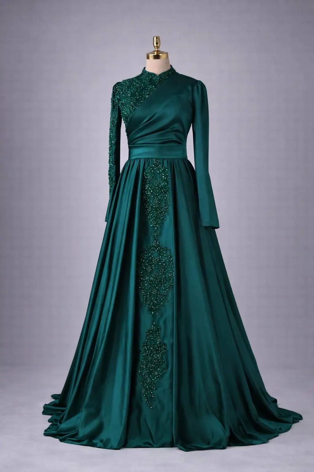 Emerald Satin Muslim Evening Dress Luxury Modest Gown Hijab Formal Dress Long Sleeve Embellished Maxi Dress Elegant Wedding Guest
