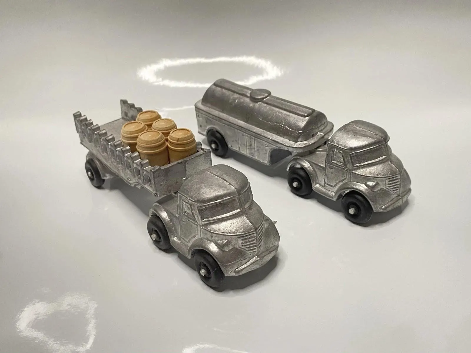Vtg Barclay 1930s Farm Track Casoline Track Miniature Toy Car w/ Wood Barrels
