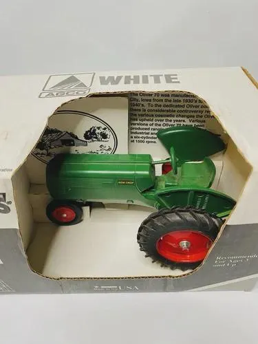 Oliver Row Crop 70 Steerable Tractor Country Classics by Scale Models 1/16 - image 5