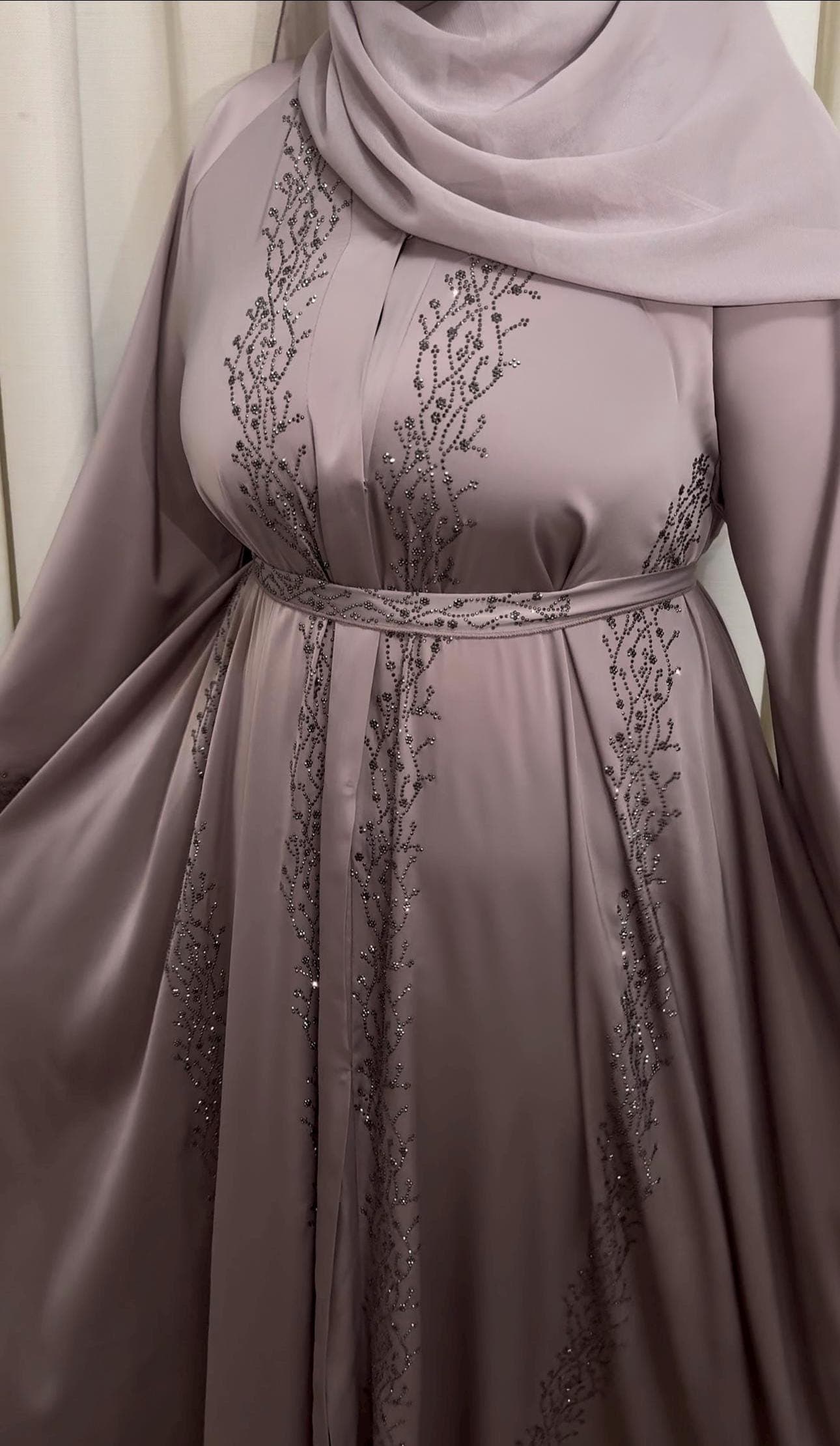 Crystal Embellished Abaya Set – 2-Piece Modest Islamic Evening Wear