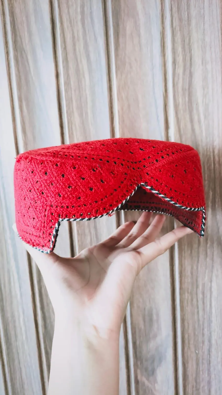 Handcrafted Sindhi Topi – Traditional Pakistani Embroidered Men's Hat - image 4