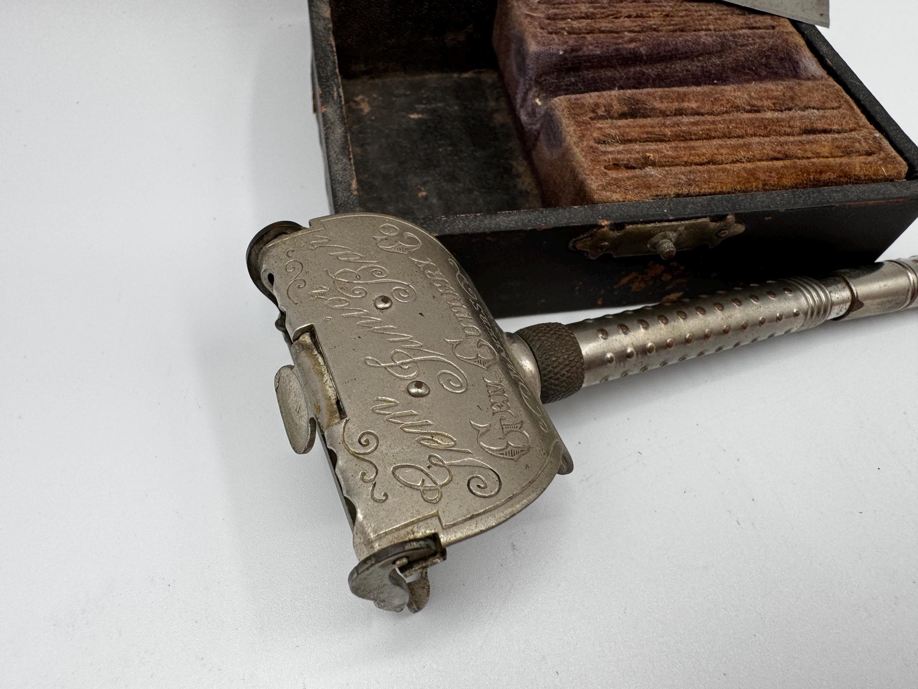 Antique GEM Junior Bar Safety Razor Set Original Case Gem Cutlery Co New York Early 1900s Shaving Collectible - image 4