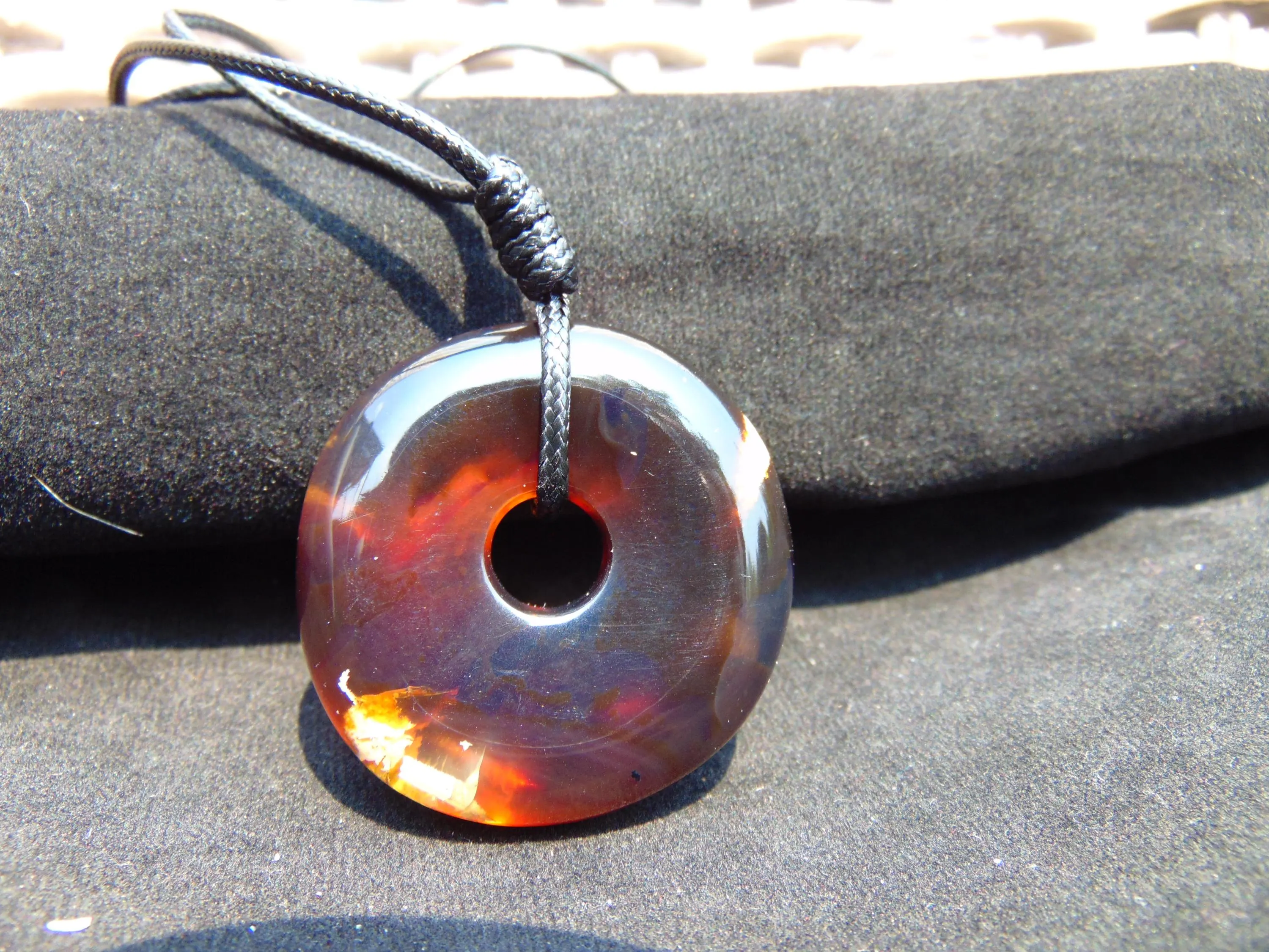 Indonesian Red Blue Amber Donut Pendant Indonesia 14.4 gram –  26N8 - image 3