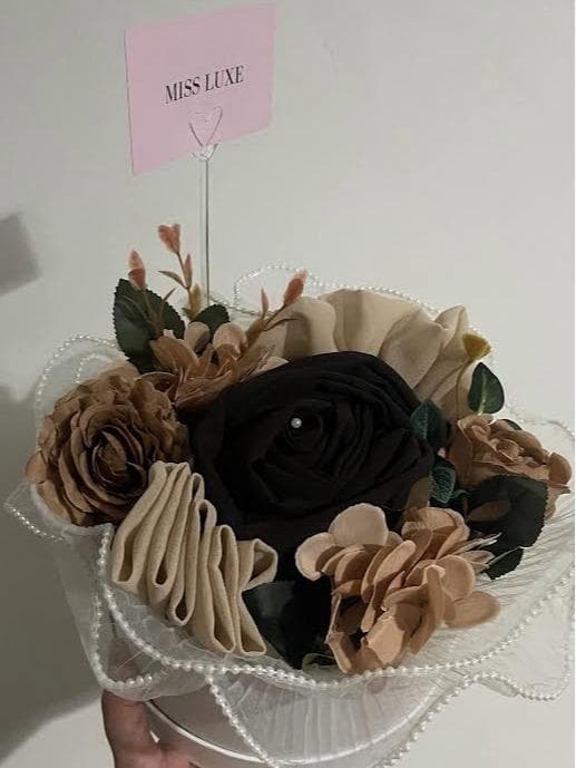 Luxury Chiffon Hijab Round Bouquet Box: Eid, Ramadan, Graduation, Umrah Mubarak Gift - image 3
