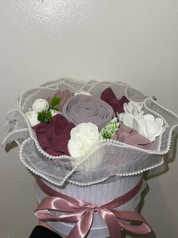 Luxury Chiffon Hijab Round Bouquet Box: Eid, Ramadan, Graduation, Umrah Mubarak Gift - image 5