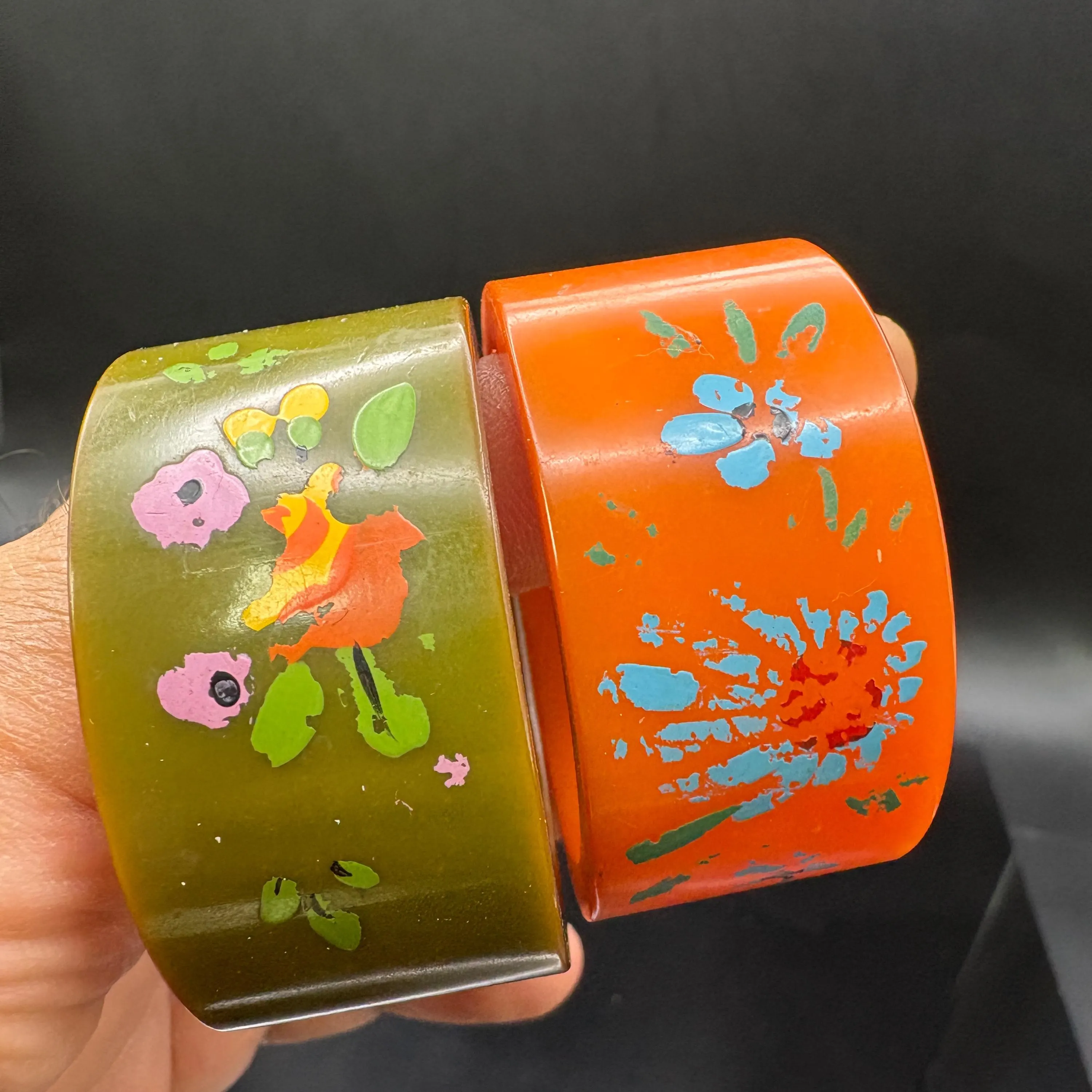 Vintage Catalin Napkin Rings Set, Bakelite Floral, 1940s Hand Painted Decor, Orange Green