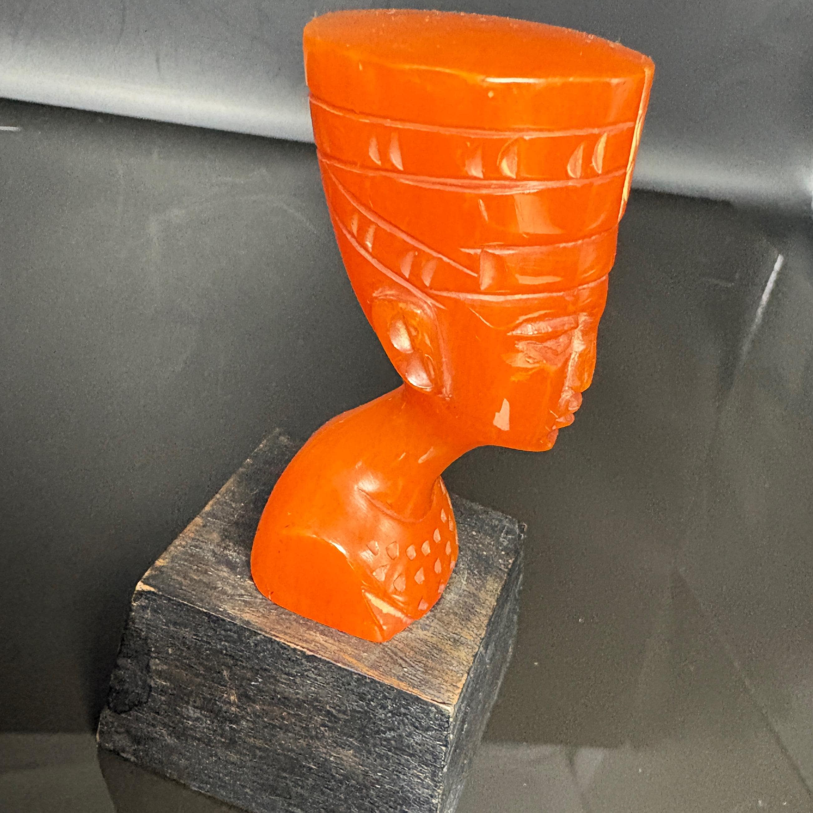 Vintage Catalin Nefertiti Bust Sculpture on Wooden Base 98.19g Collectible Figurine - image 5