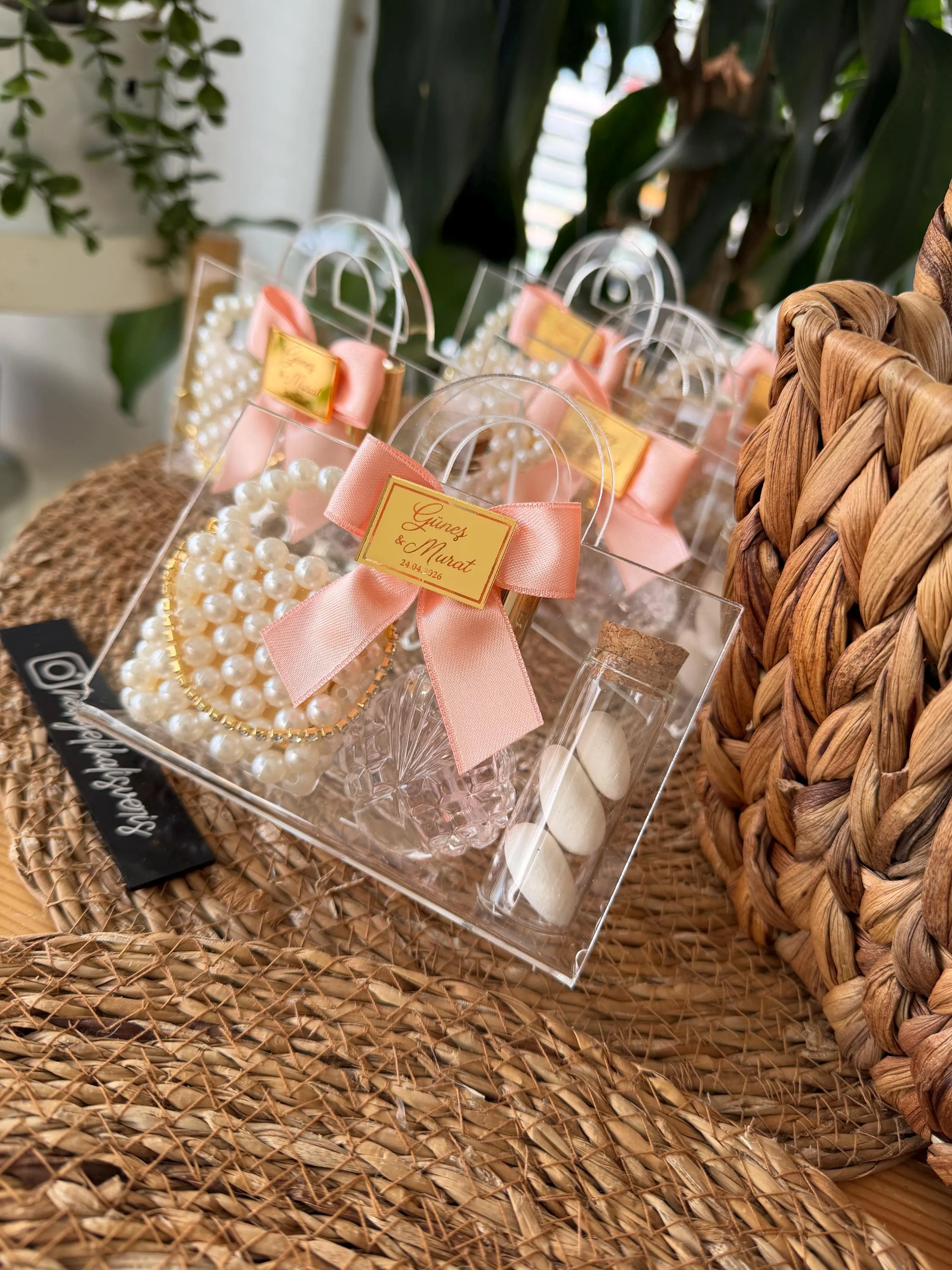 Custom Wedding Favor, Acrylic Bag Gift Set