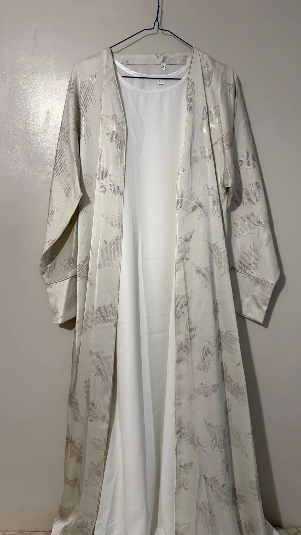 White Iridescent Shimmering Satin Abaya Size 52 - image 5