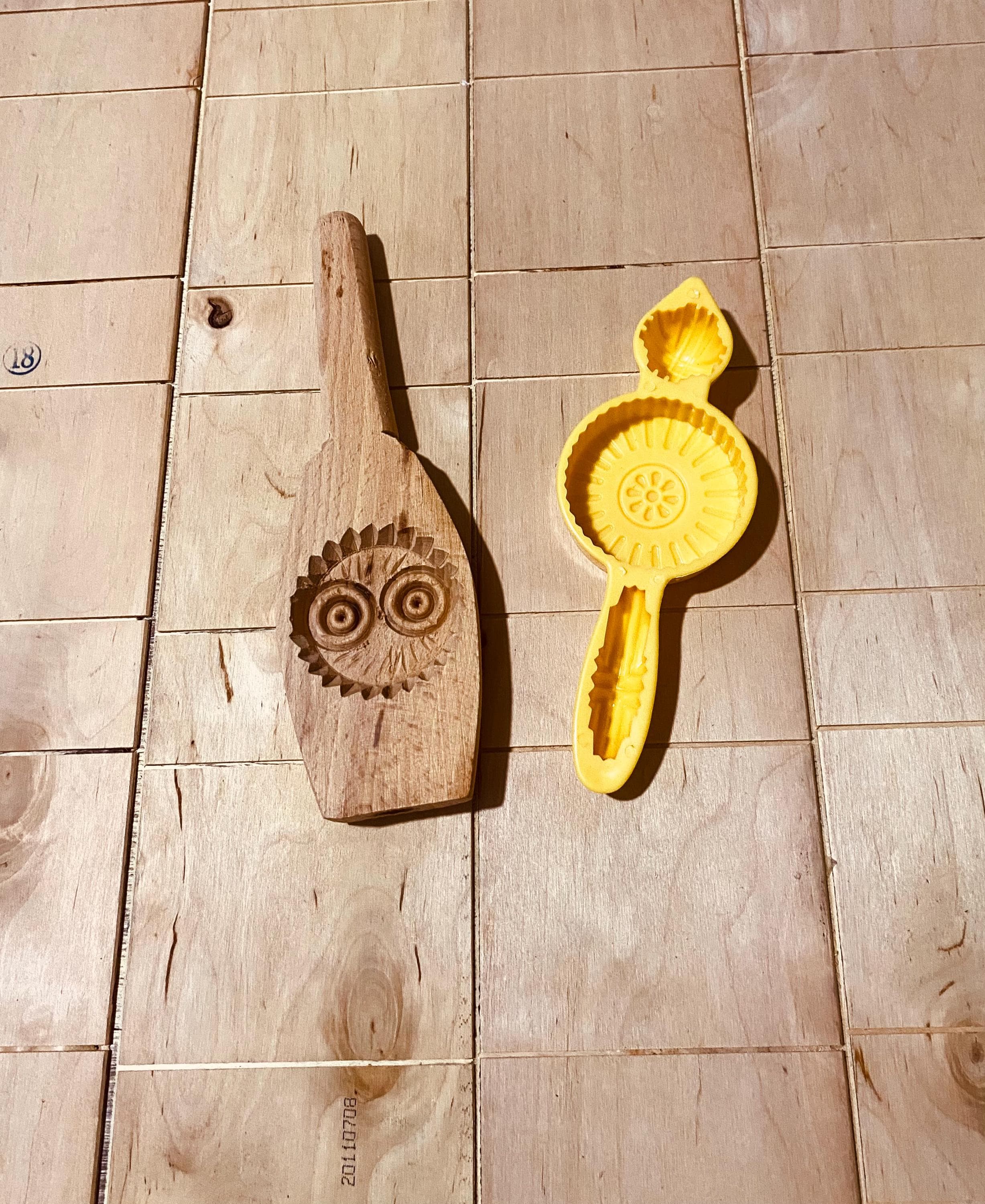 Mold Kitchen Supply, Unique Handmade Wood And Plastic Strong work, Cookies Eid Mamoul Mamool Chefs tools, Multiuse mould 5 designs 2 pieces - image 3