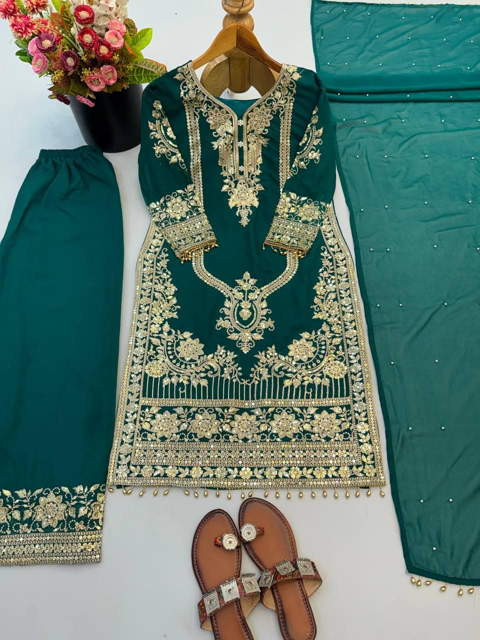 Emerald Green Salwar Kameez with Gold Embroidery, Pakistani Suit for Women, Indian Wedding Guest Dress, Festive Punjabi Suit Set - image 4