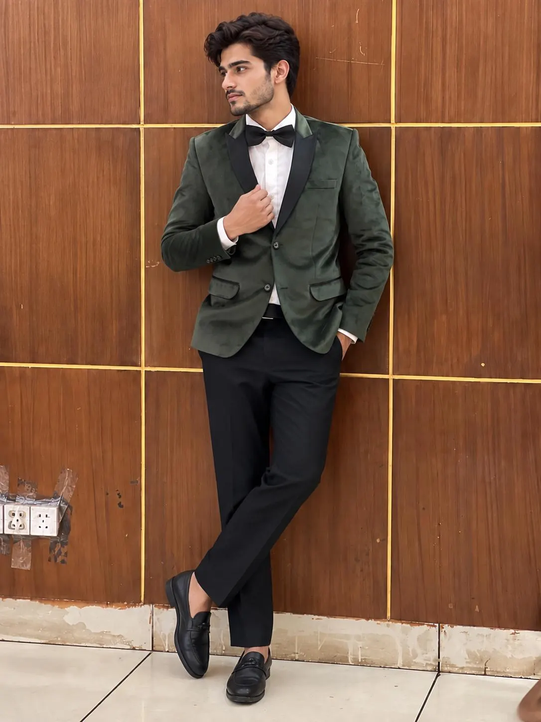 Emerald Green Velvet Tuxedo Suit for Men, Black Lapel Jacket, Black Pants & White Shirt, Wedding Groom Formal Outfit - image 4