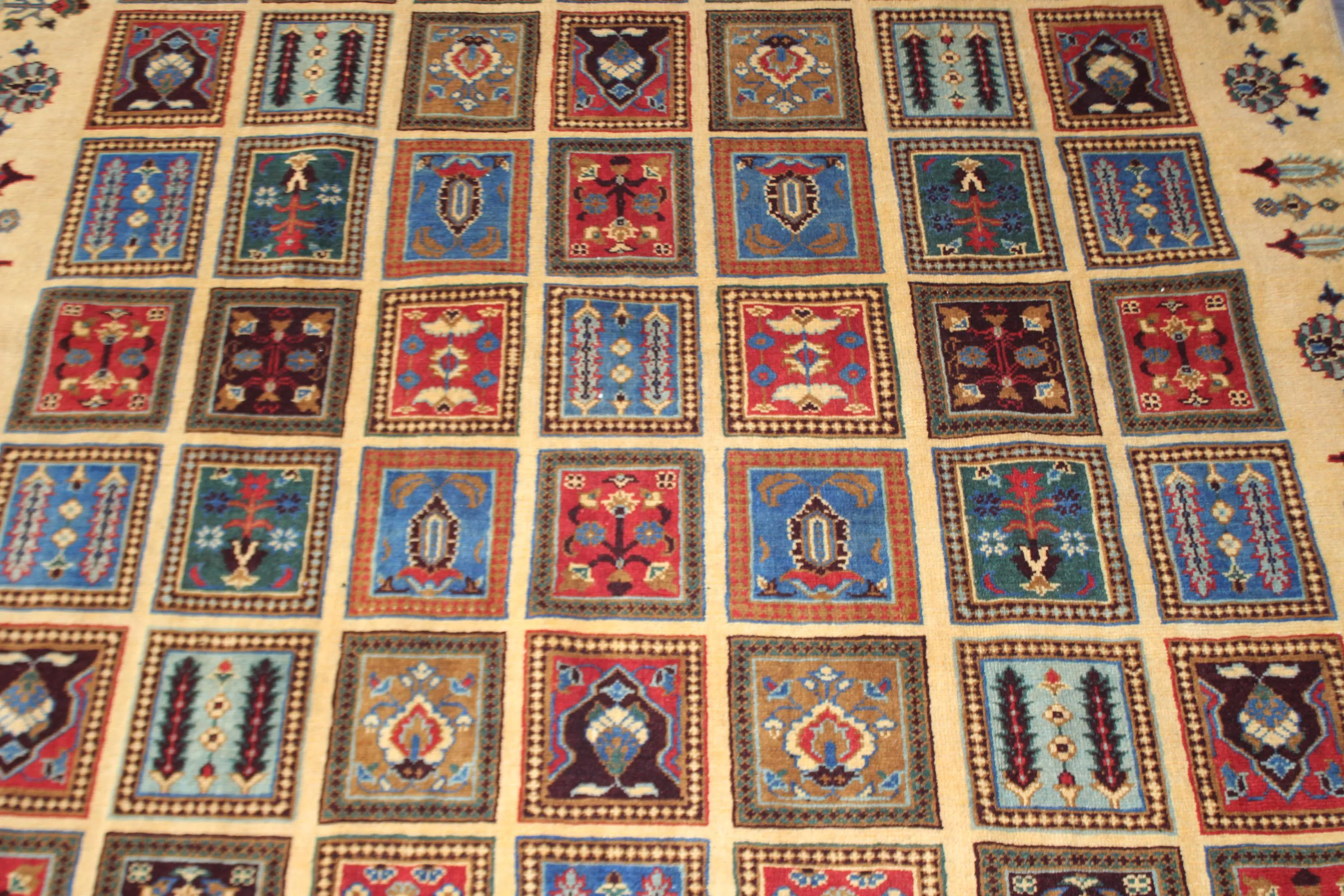 Handmade Afghan Wool Rug, Geometric Floral Panel, Vegetable Dyes (4.11 x 6.11 FT) - image 4