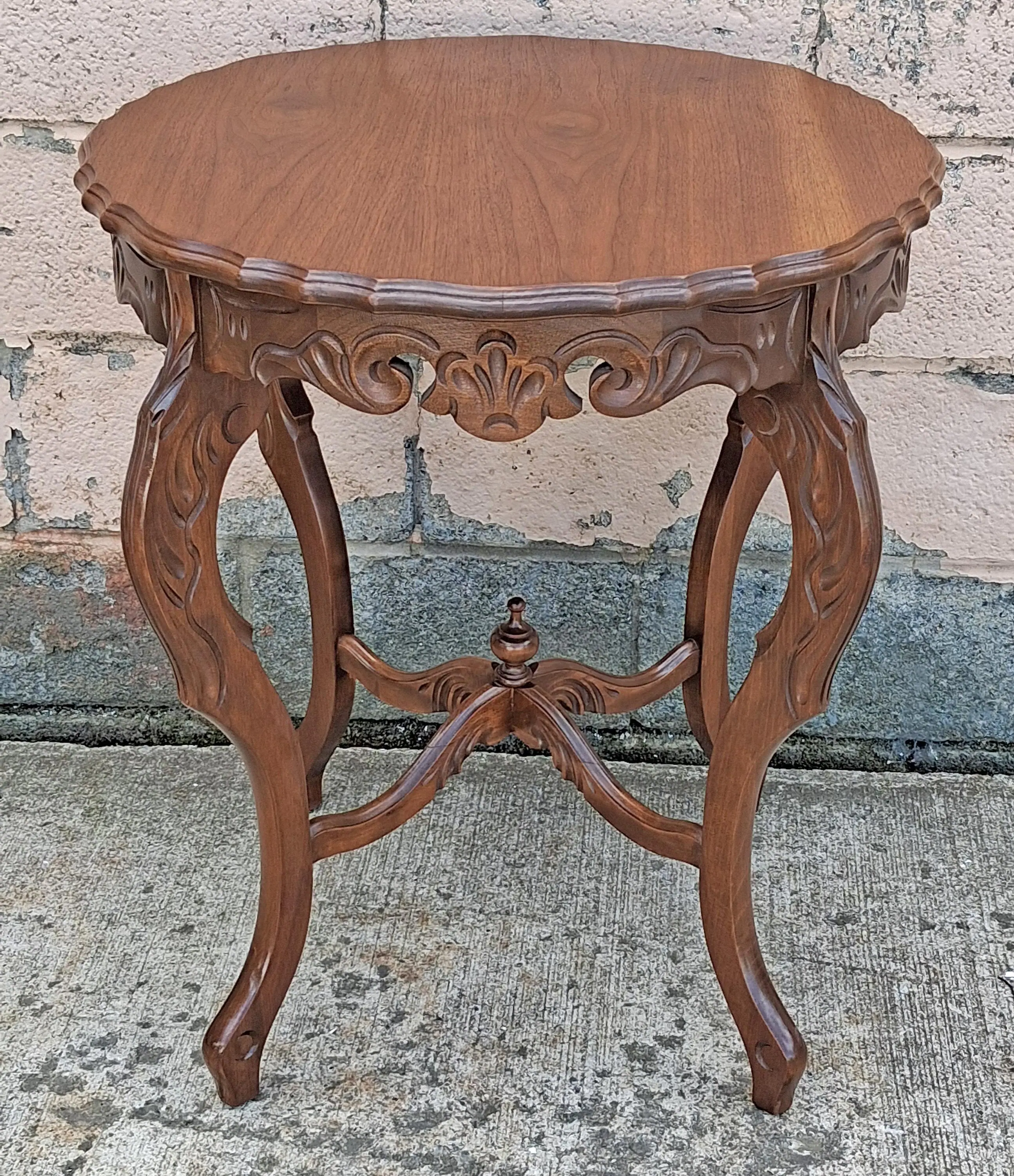 Antique Vintage Old French Provincial Walnut Round Side Table Carved Piecrust Scalloped Occasional Accent Lamp End  Floral Carving Stretcher - image 3