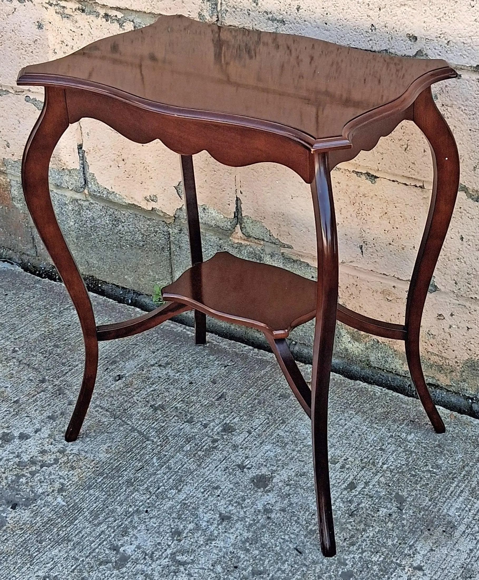 Vintage Antique Country French Provincial Queen Anne Cherry Wood Wooden Scalloped Serpentine End Accent Side Shelf Parlor Table Nightstand - image 4