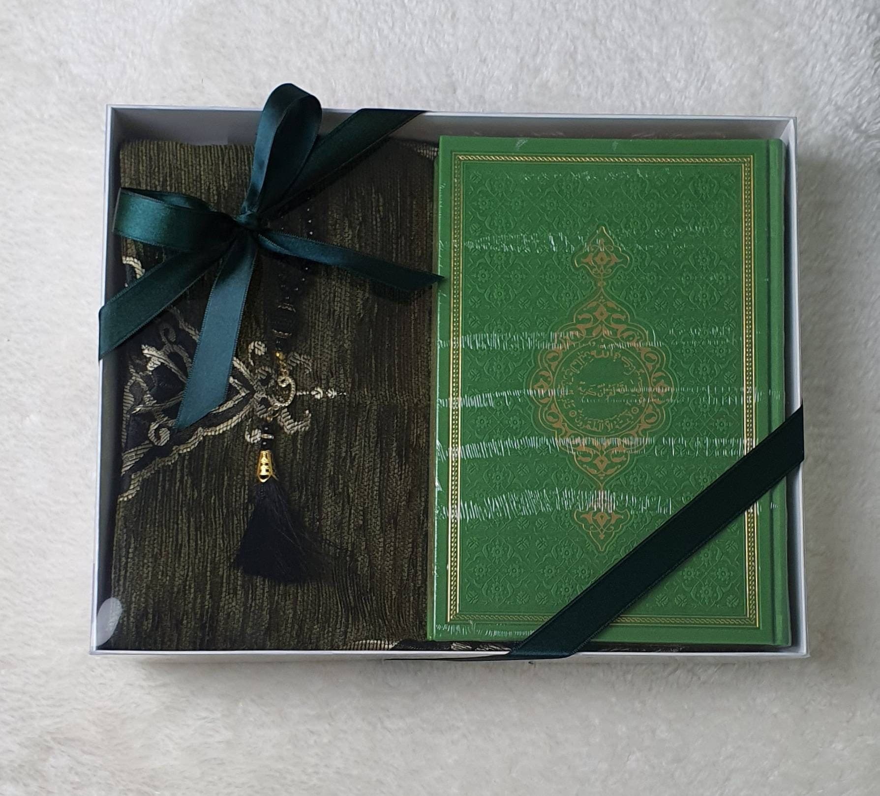 Large Faux Leather Quran Gift Set: Uthmani Script, Pearl Tasbih & Prayer Mat - image 5