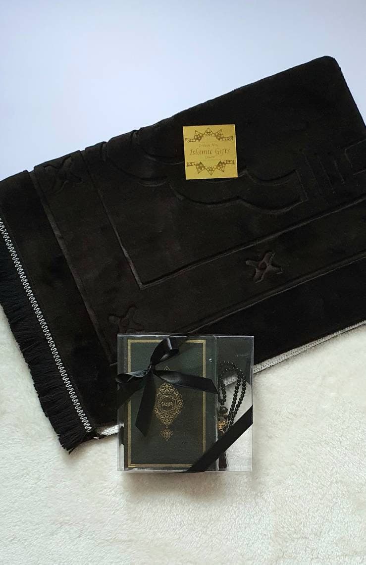 Personalised Prayer Rug Gift Set: Soft Wide Mat, Pearl Tasbeeh, Velvet Quran - image 3