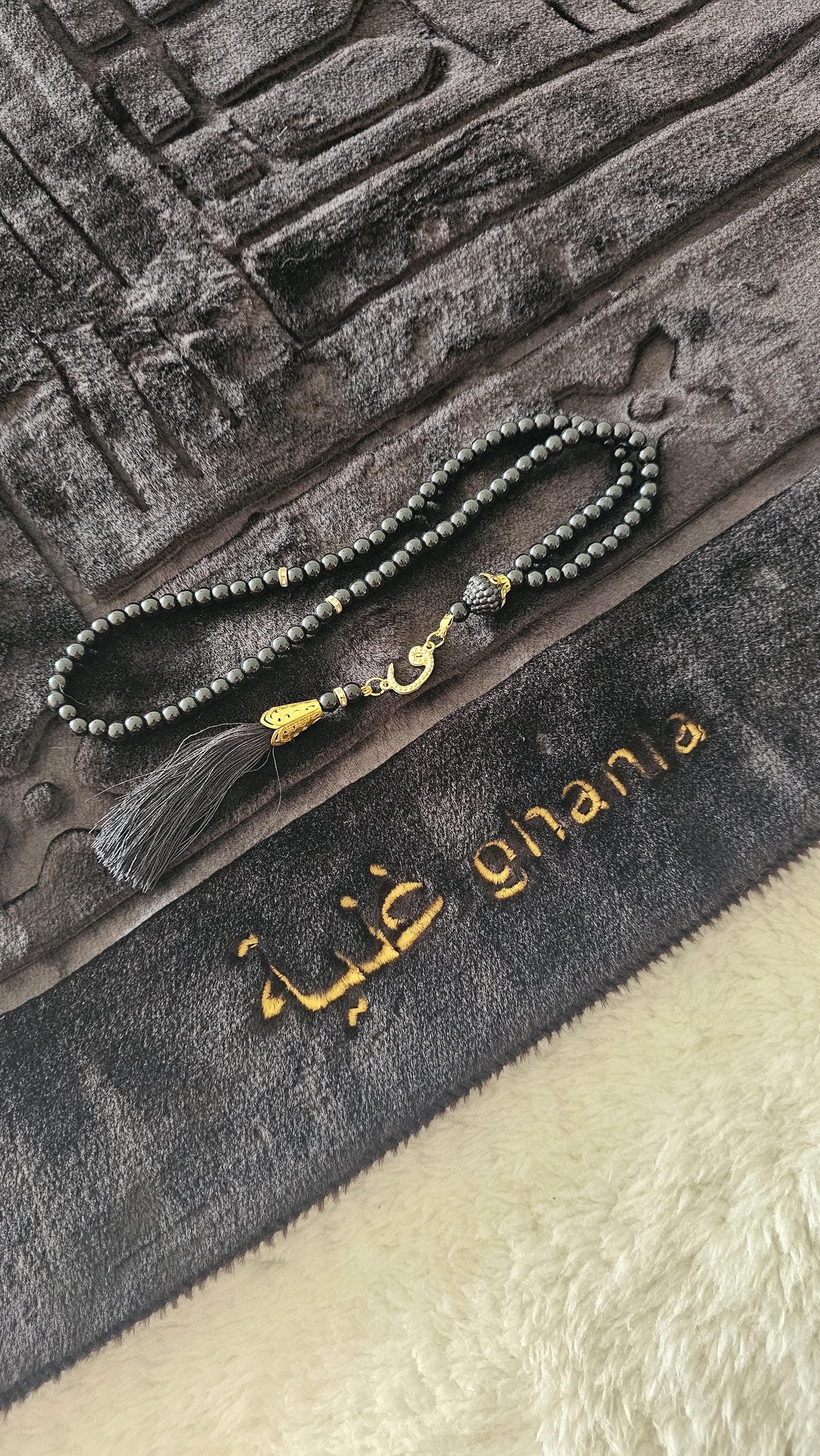 Thick Fluffy Prayer Mat Set: Islamic Sejadah Rug with Tasbeh - image 3
