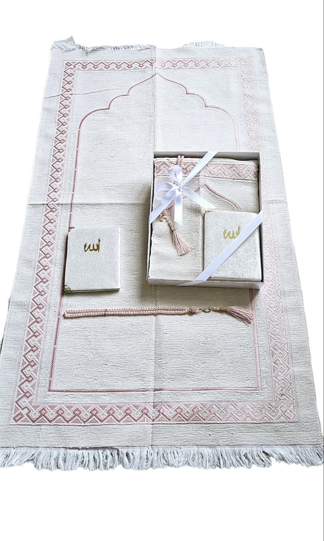 Personalized Velvet Prayer Mat: Custom Islamic Rug, Eid Gift - image 5