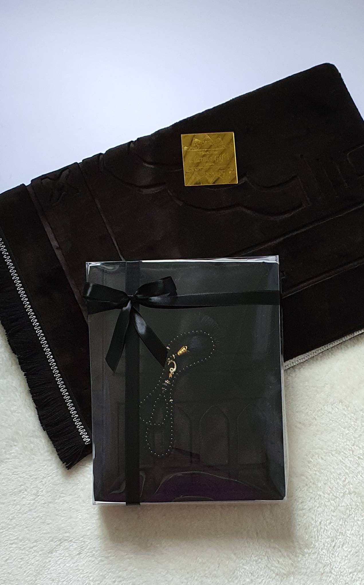Personalised Prayer Rug Gift Set: Soft Wide Mat, Pearl Tasbeeh, Velvet Quran - image 5