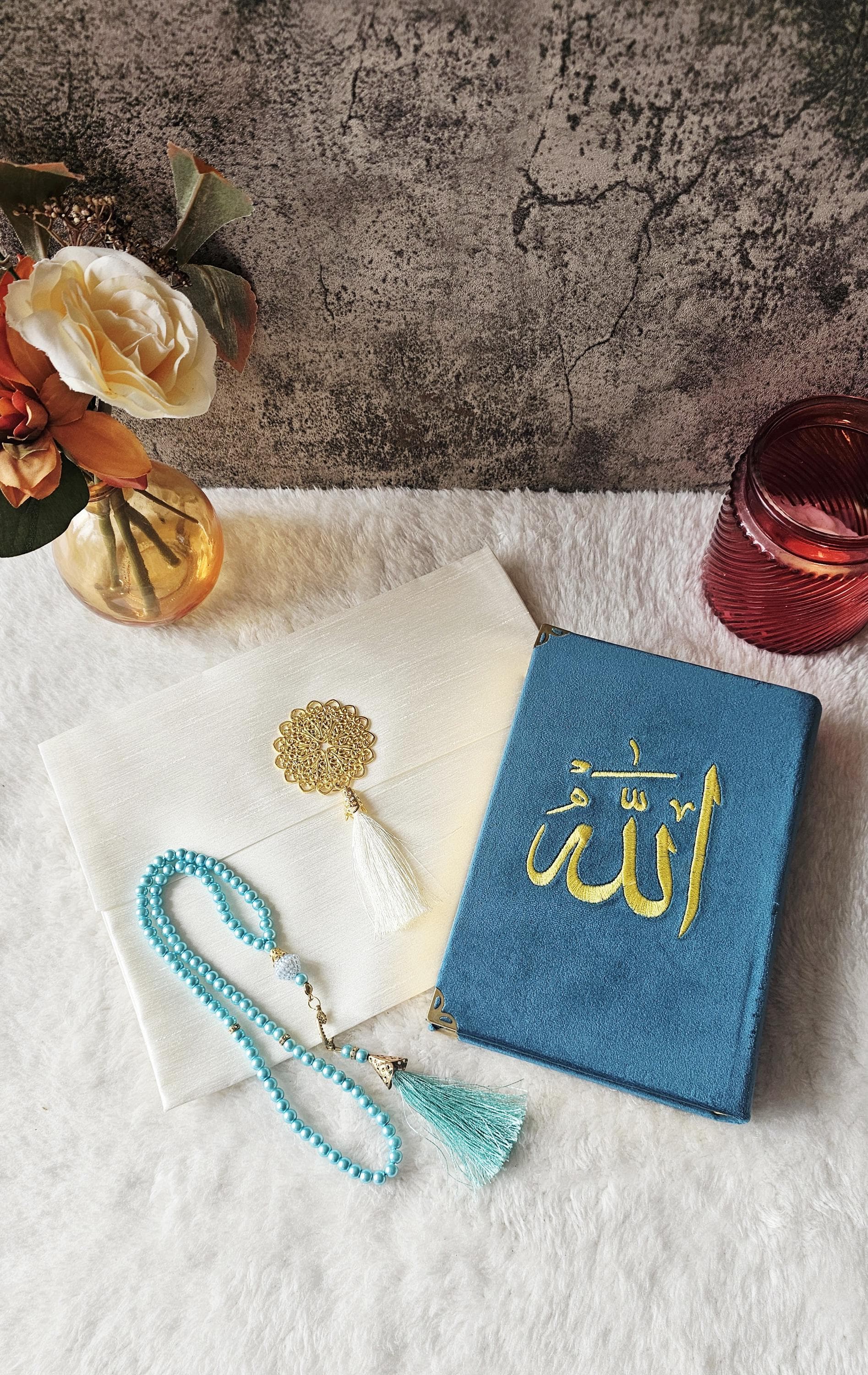 Velvet Quran Gift Set: Uthmani Script, Pearl Tasbih & Silky Case - image 5