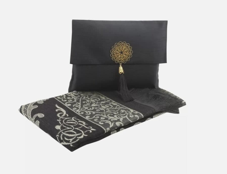 Personalized Prayer Mat Set: Islamic Gift with Tasbih & Pouch - image 4