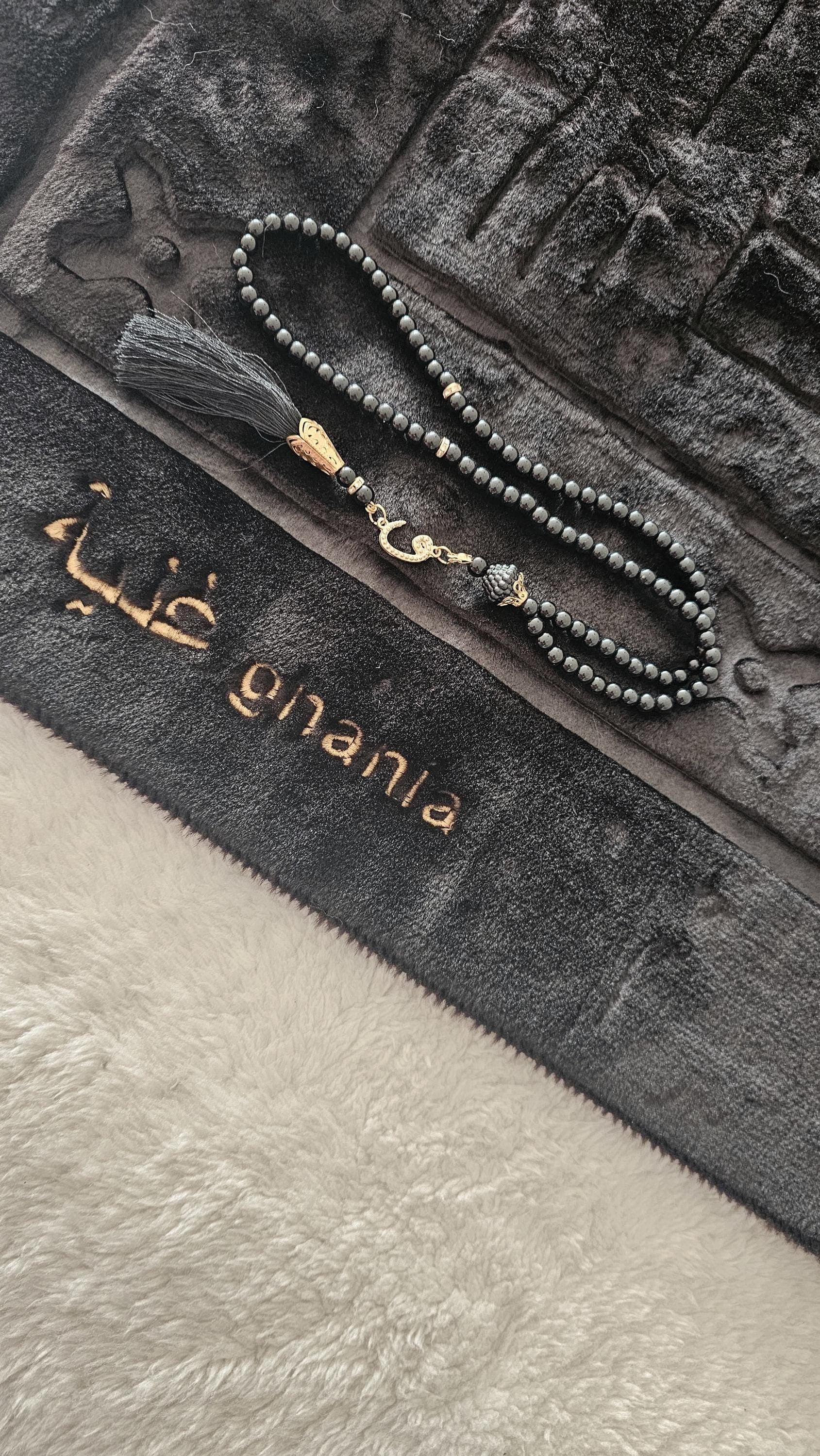 Thick Fluffy Prayer Mat Set: Islamic Sejadah Rug with Tasbeh - image 5