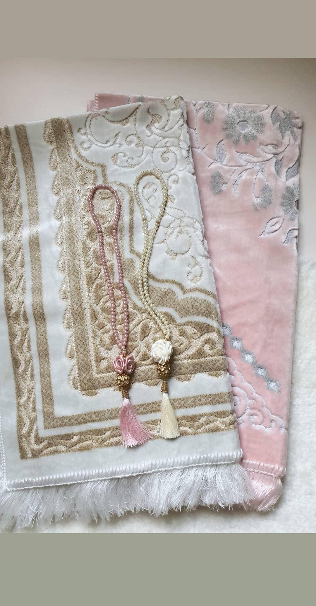 Personalized Couples Prayer Rug Set | Islamic Wedding Gift - image 2