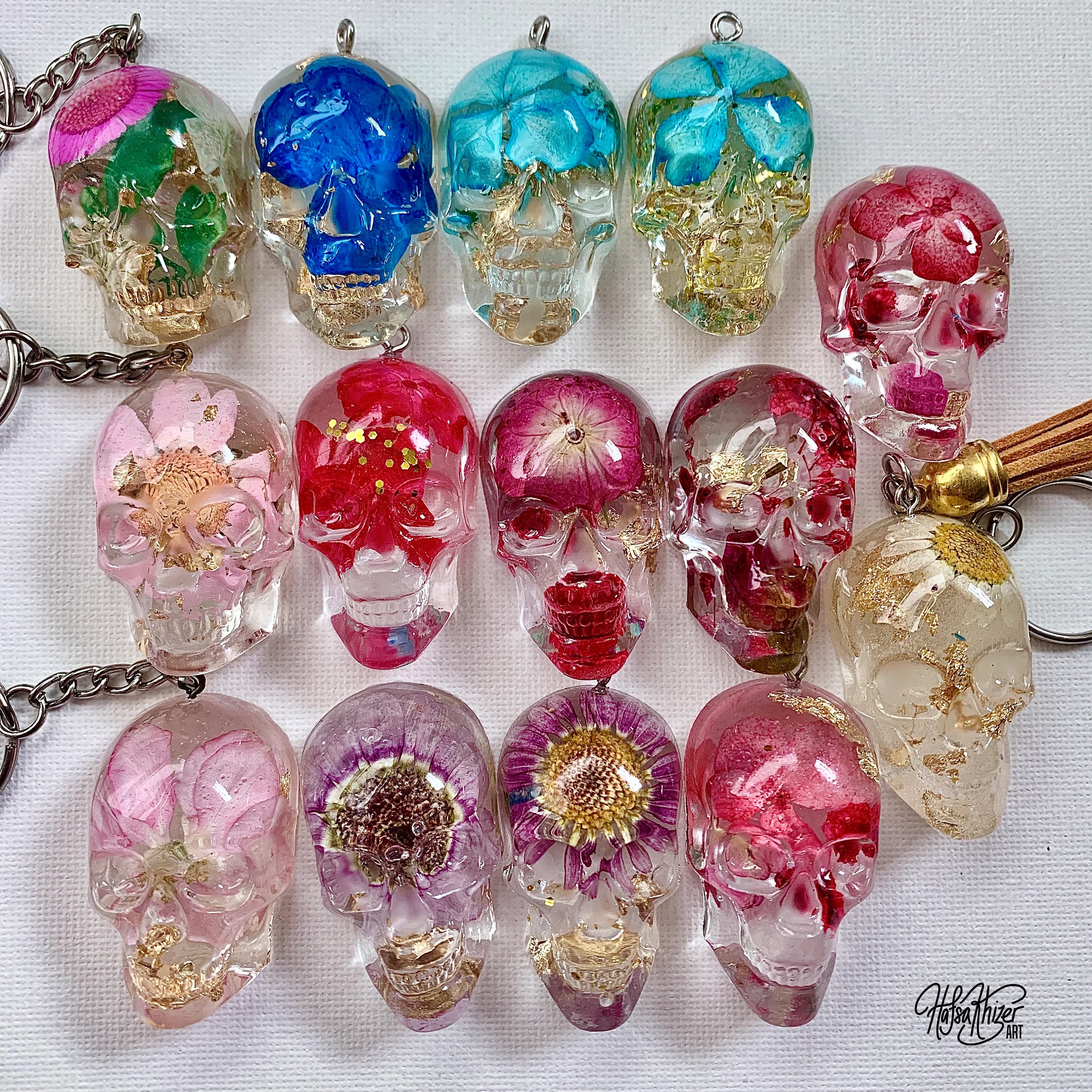 Personalized Skull Keychain: Real Dried preserved Flowers in resin - image 3