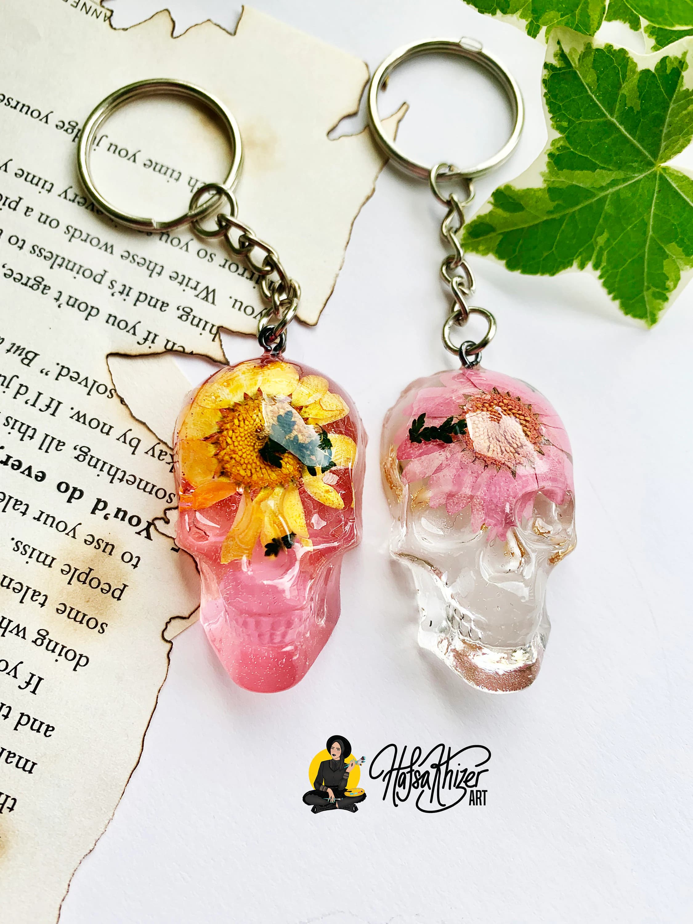 Personalized Skull Keychain: Real Dried preserved Flowers in resin - image 4
