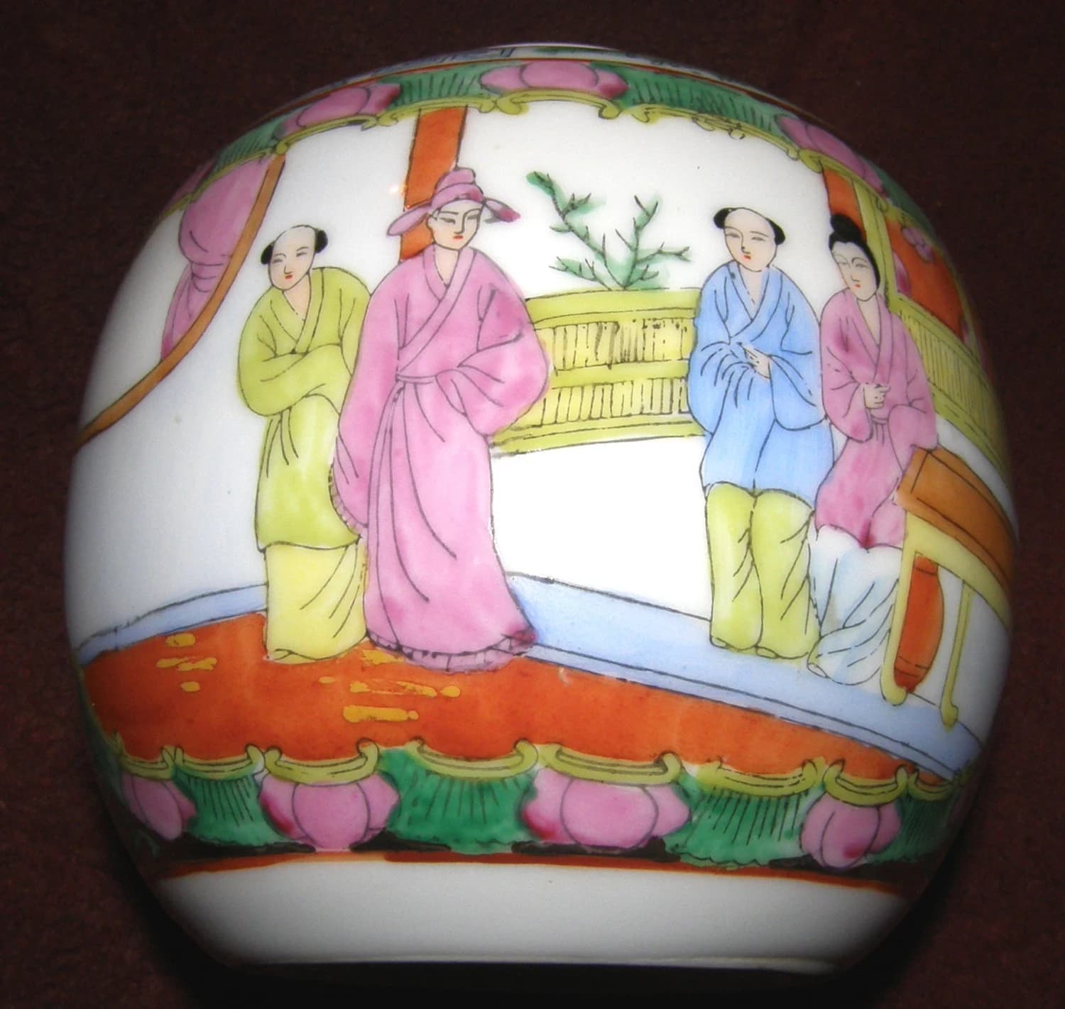 Wonderful Vintage/Antique Chinese Porcelain Canton Famille Rose Medallion Finely Decorated Bowl Vase, early to mid 20th century