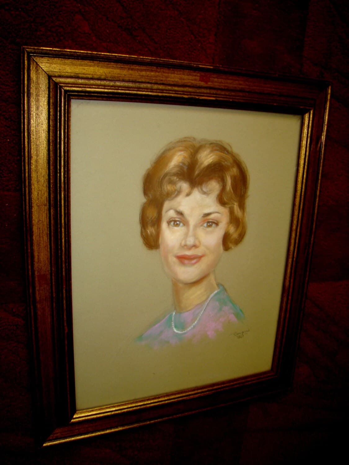 Portrait Painting of a Pretty Lady - Girl with a Pearl Necklace - Signed Rossignol and Dated 1967 - Authentic Original Vintage Mid-Century - image 3