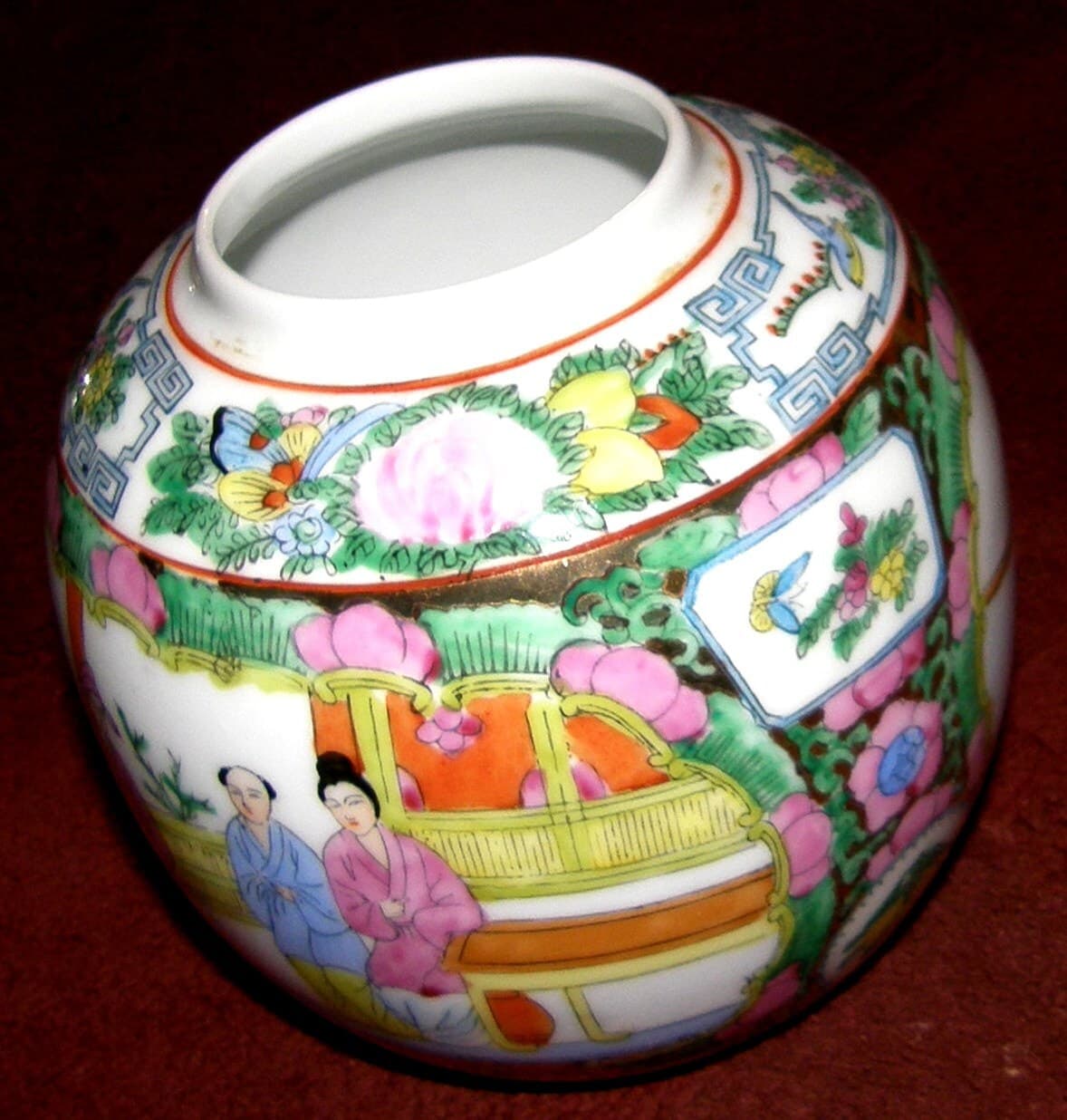 Wonderful Vintage/Antique Chinese Porcelain Canton Famille Rose Medallion Finely Decorated Bowl Vase, early to mid 20th century - image 5