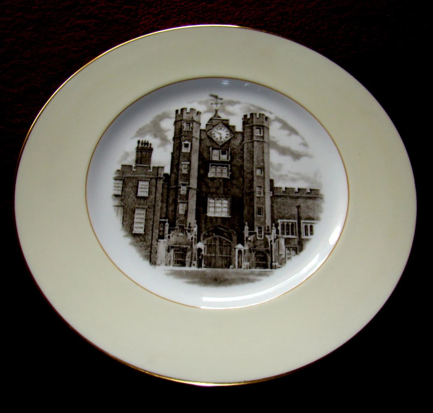 Wedgwood Old London Views Westminster Abbey Canadian 1st Ed 10.5" Exquisite RARE Gold Trim DISPLAY collector plate NOT common service plate