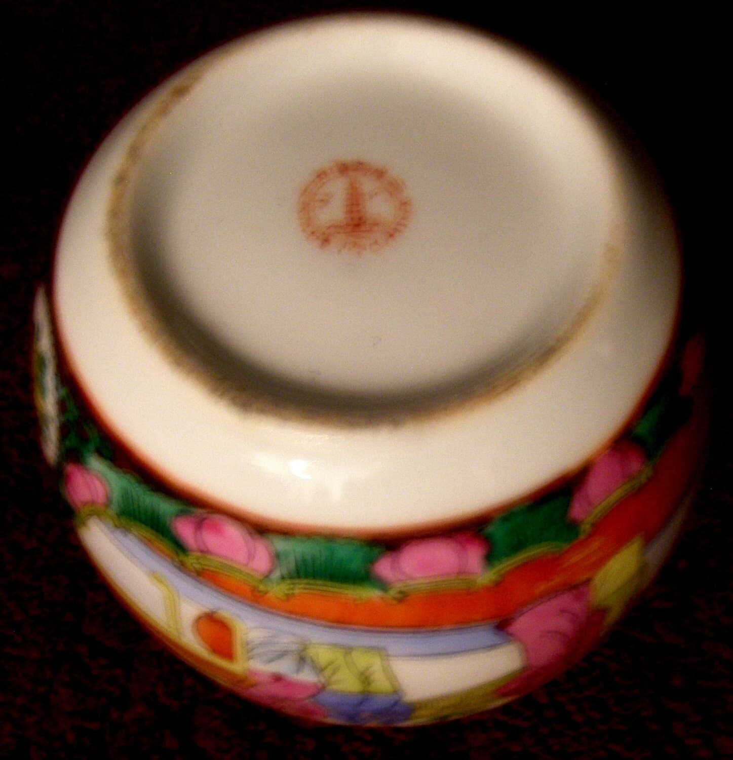 Wonderful Vintage/Antique Chinese Porcelain Canton Famille Rose Medallion Finely Decorated Bowl Vase, early to mid 20th century - image 3